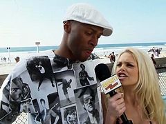 Watch this amateur horny couple having fun,Black guy eats her pink yummy pussy while spanking her ass he allowing her to suck his black pole,He banged her white ass hard in doggy style.Enjoy!