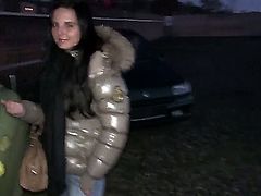 It is more than easy to find girls like brunette Tereza Becker on the street. She comes from Europe and it would be her pleasure to fuck for money on cam.