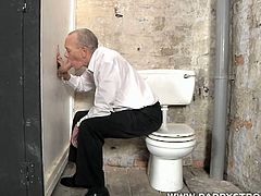 Glory hole service from mature daddy