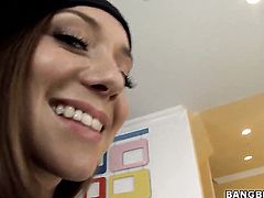 With bubbly ass is ready to spend hours with dudes rod in her mouth