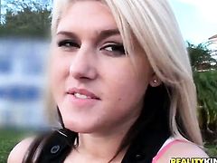 Blonde shows her love for tool sucking to (Talk to This Girl