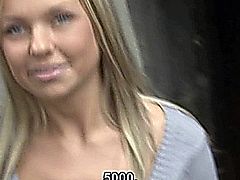 Cute outdoor blowjob babe