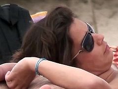 Amateur Couple Hand Job on the Beach