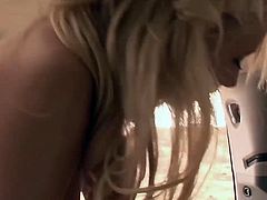 Gorgeous blonde babe is hitchhiking when a hot guy stops and offers her a ride. Babe wants to say thanks, to do that, she gets naked and lures him into sex. Watch as this hot couple ends u naked and fucking hard in the car.