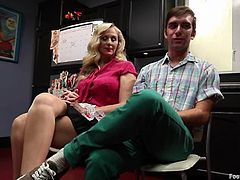 Stunning housewife gets her pussy and feet licked by Logan Pierce. After that she gives him a footjob and gets fucked rough.