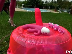 Kinky blonde wench is wearing sexy pink bikini top and yoga pants. She slips down her leggings showing white ass on cam. She gets her butt cheeks rubbed with oil.