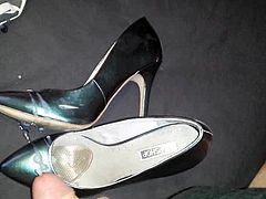 Metallic shiny pumps fucked and creamed