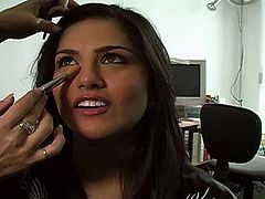 Sunny Leone get a nice pornstar makeup