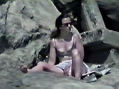 Fingering pussy at beach (nonude)