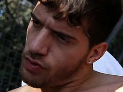 ManRoyale brings you a hell of a free porn video where you cna see how the horny stud Travis Freeman enjoys a hot gay workout session while assuming very nasty poses.