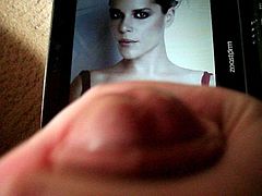 tribute to neve campbell