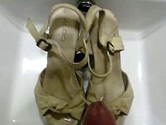 Cumshot on Aldo heels