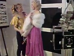 Gorgeous blonde actress gives stout blowjob in arousing retro porn video