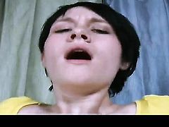 Teen Heidi feels great with mans throbber fucking her hands hard