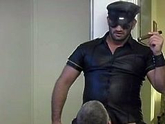 http://img3.xxxcdn.net/0e/kz/4u_gay_leather.jpg