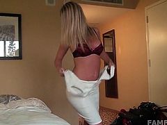Hot blondie playing dress up gets peachy cunt finger teased
