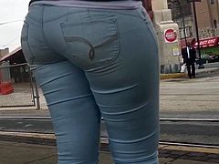 SEXY LATIN BOOTY IN JEANS (better version)