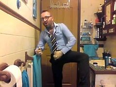 Str8 nerd guy stroke in bathroom