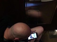 Str8 spy bald daddy in public toilet ll