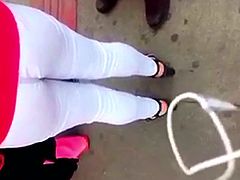 NICE MILF ASS WALKING