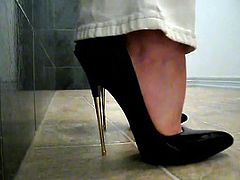 Black patent pumps metal heels, walk