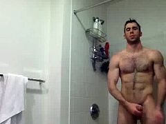 http://img0.xxxcdn.net/0k/f9/u6_gay_shower.jpg