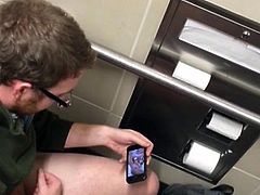 Str8 spy nerd in public toilet