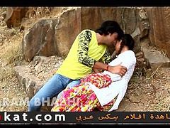 desi girl romance in park hot hindi hot short