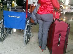 Candid Haitian booty at Airport 1