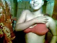 Cute Indian Girl Expose Her Hot Boobs