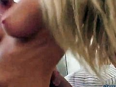 Blonde with phat booty loves the way man bangs her mouth