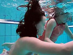http://img3.xxxcdn.net/0e/te/oc_underwater_lesbian.jpg