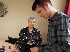 Student Sam Bourne fucking busty horny older granny lady to obtain new game controller
