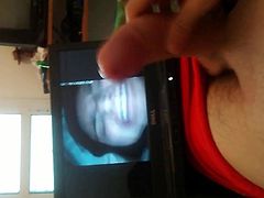 Gozando vendo porno