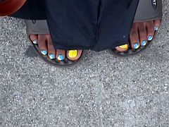 Ms. Te Blue & Yellow Toenails