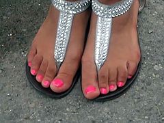 Shante Leet Pink Toenails