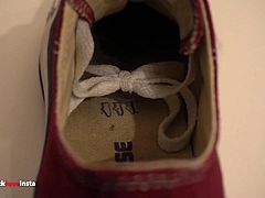 My Sister's Shoes: Converse low maroon I 4K