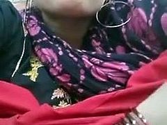 Desi indian bhabhi rub her pussy