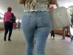 Walking ASS Parade IV (lot  of nice Asses in Jeans)