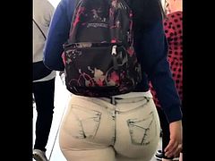 FINE ASS PUERTO RICAN IN TIGHT JEANS