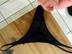 Aufs Hoeschen meiner Frau gespritzt