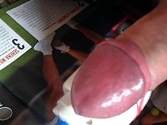 Cuming with a Hitach Wand and Elastic Band comp