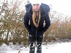 camgirl winter outdoor