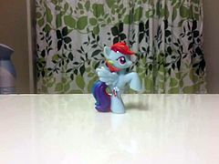 Cumming on Rainbow Dash