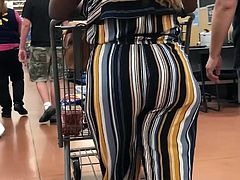 Ebony in striped pants Jiggly Booty Clap