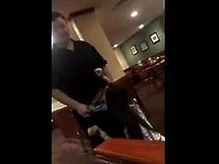 Customer makes a blowjob to a waiter not to pay the bill