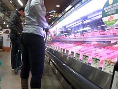 Hot girl bubble butt in yoga pants at the supermarket