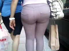 Hot sexy Ass in Public