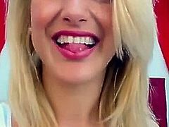 Het blondin SVENSK FLICKA på webbkamera - SVERIGE