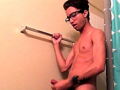 Big Dick Twink Gerald Jerking Off